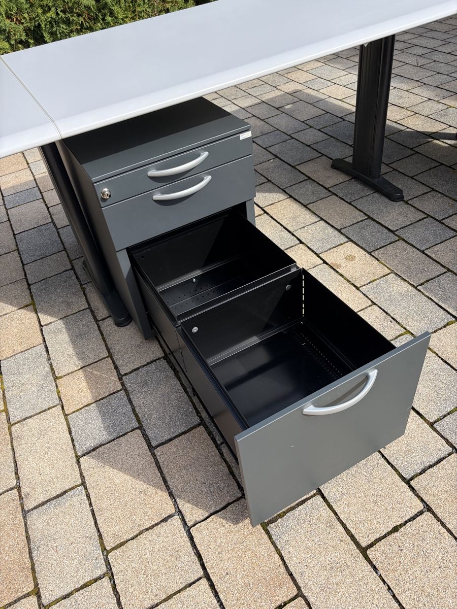 Scrivanie: Bürotisch – Usato da Galgenen venduto da Crystaldisplay 6