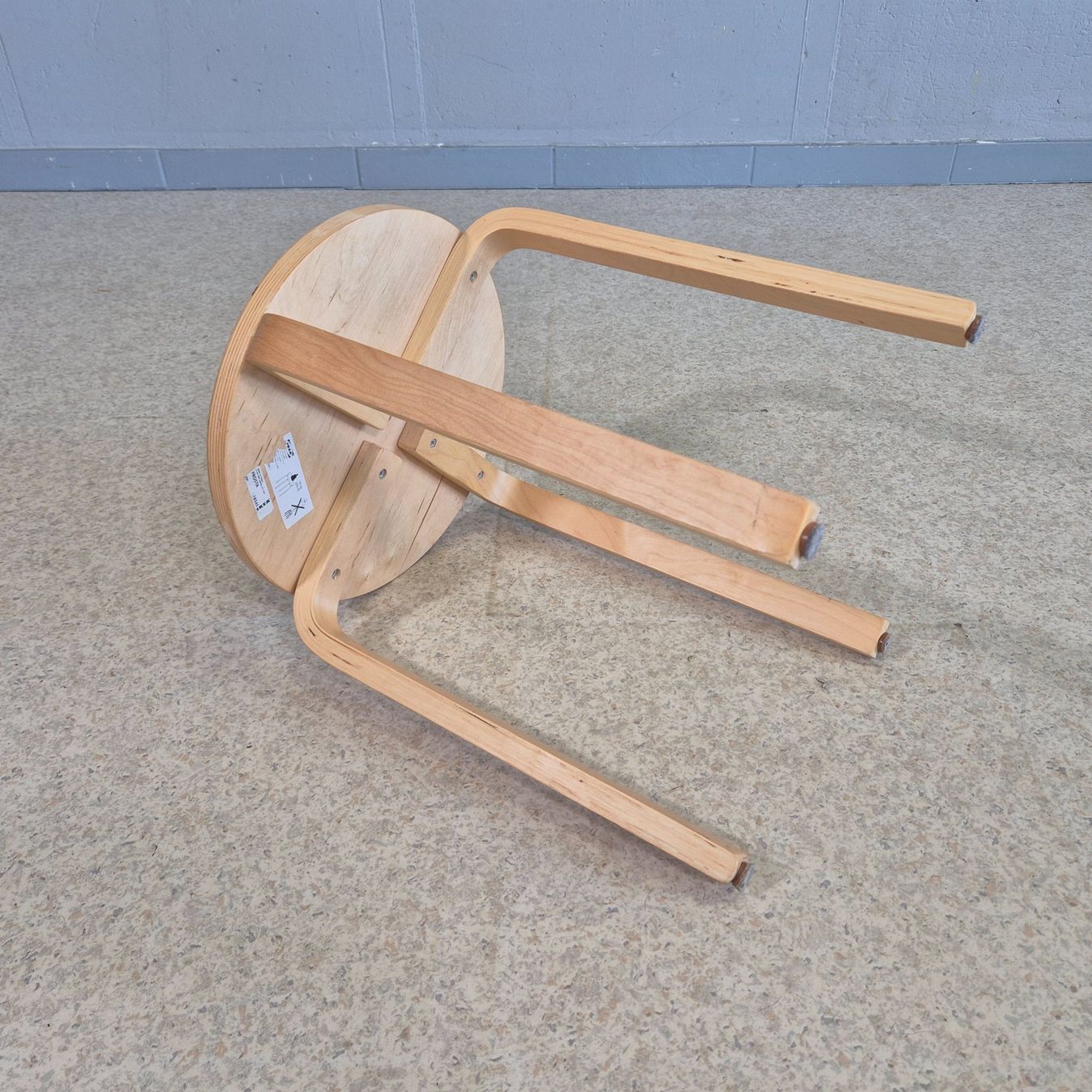 Ikea Sgabelli: Frosta Style Stool Hocker Stapelhocker Style Alvar Aalto – Usato da Nottwil venduto da Wondewa-Shop 3