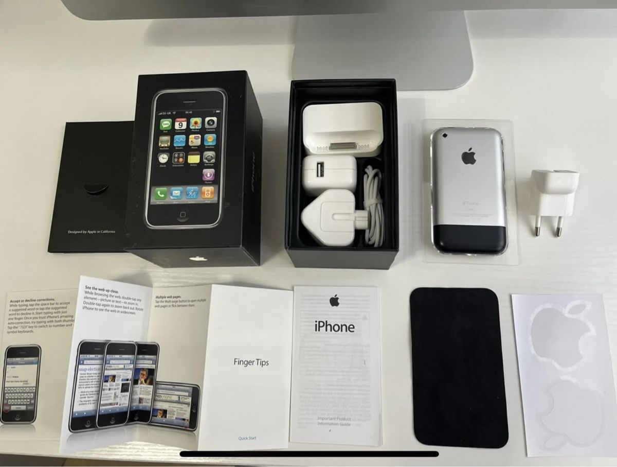 IPhone 2G (1ère Génération) 8Go Argenté - Avec Boîte Complète D'origine - Non Activé - Occasion