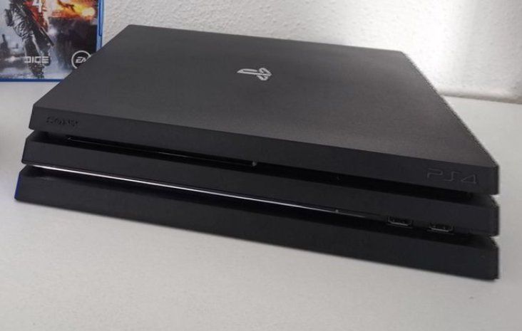 Sony Konsolen: PS4 PRO 1TB – Gebraucht aus Schaffhausen von _ALEJNA_