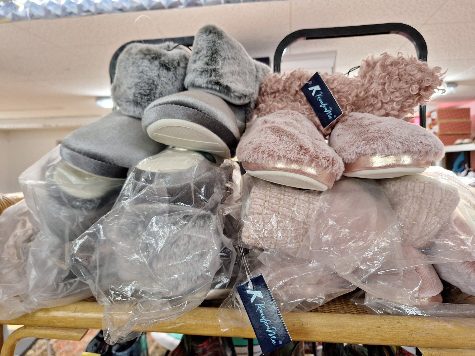 Herrenschuhe: Restposten 81 Paar Schuhe Mischpacket – Neu und originalverpackt aus Seuzach von VT-Collections3 3