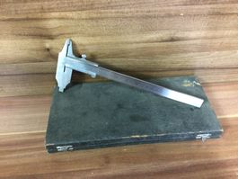 Alter Etalon Messschieber in Box  mit Signatur