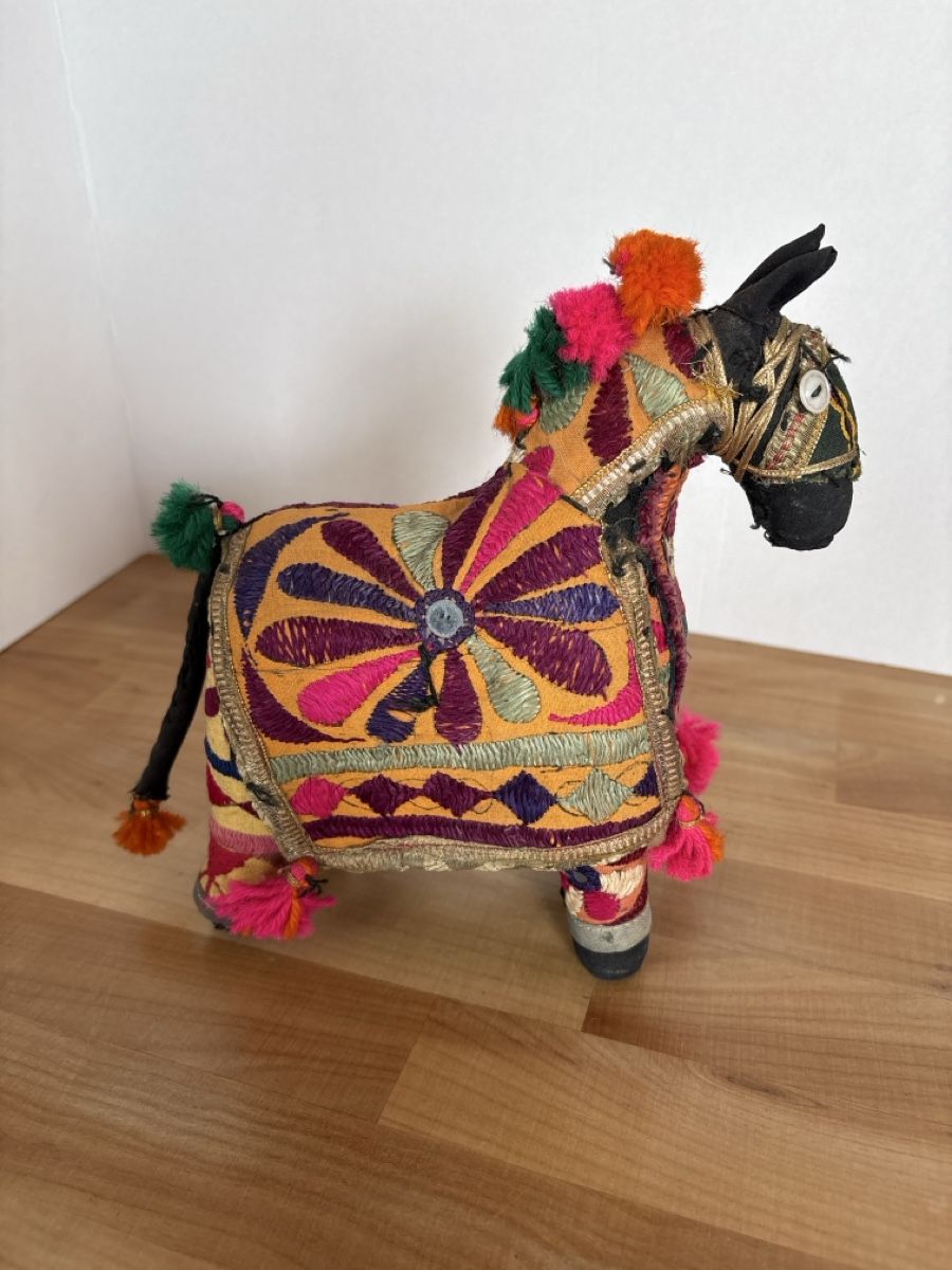 Tutte le decorazioni: Rajastahni Pferde Puppe Figur – Usato da Rümlang venduto da SchumBru10