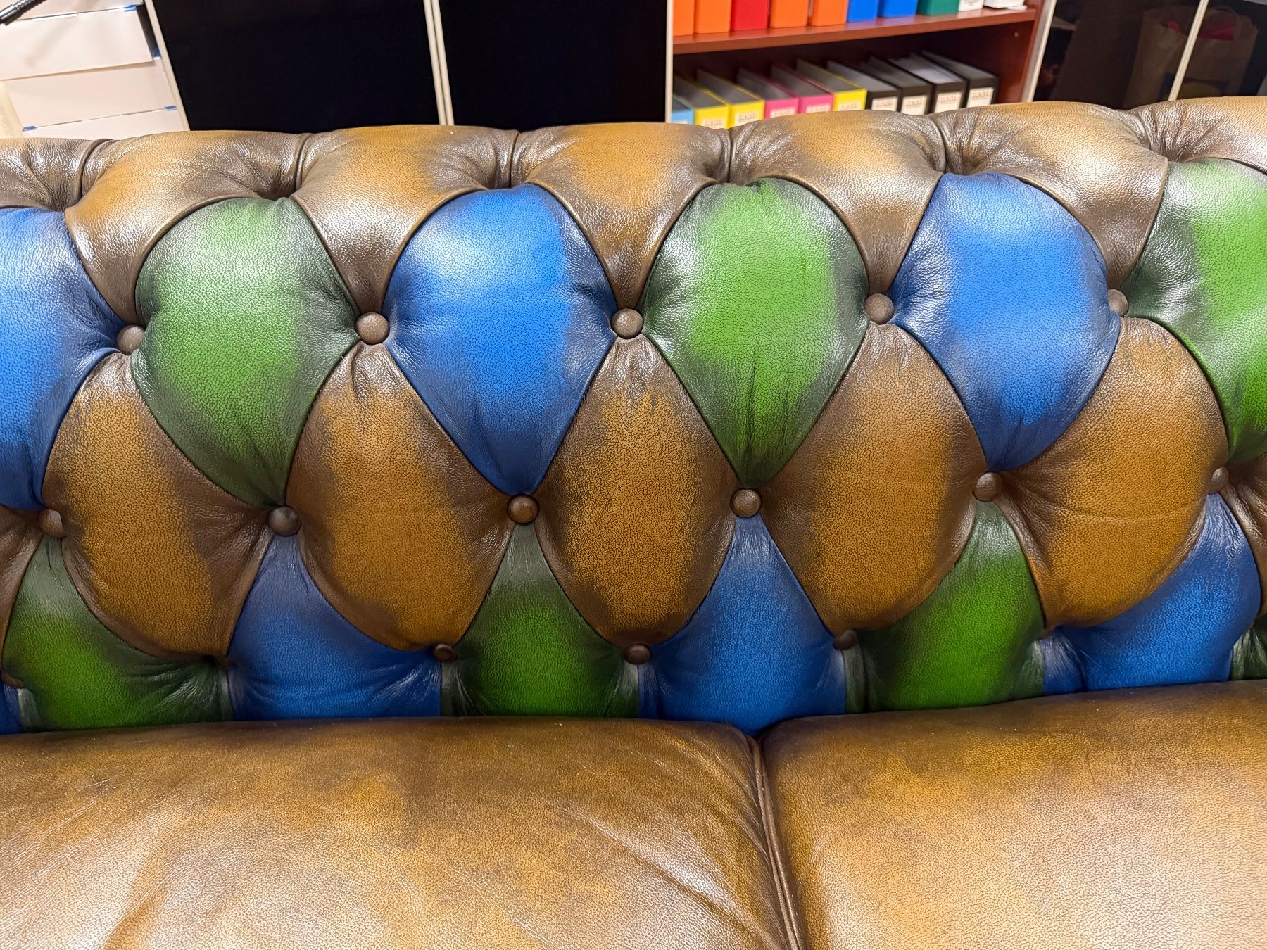 Chesterfield Divani: Luxus Chesterfield Echtleder 2er Sofa – Usato da Schötz venduto da grand69 6