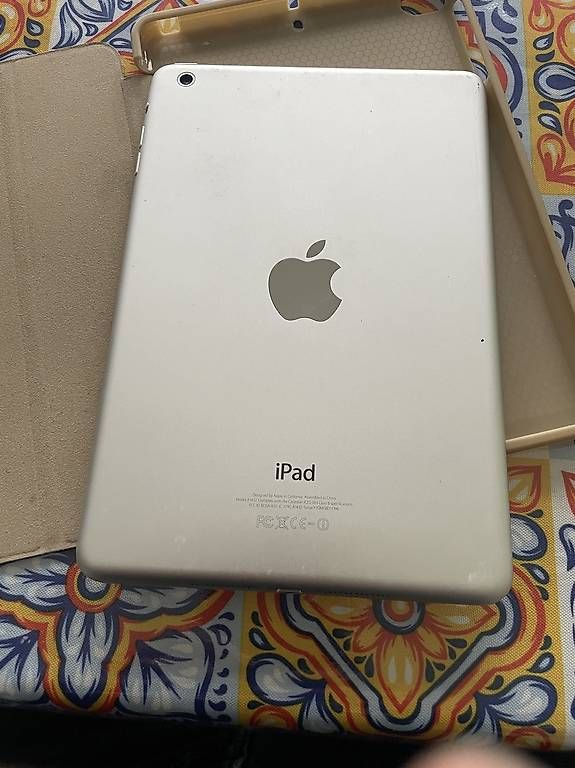 Tablet PC: iPad mini 16Go à vendre – Usato da Sonceboz-Sombeval venduto da msap 2