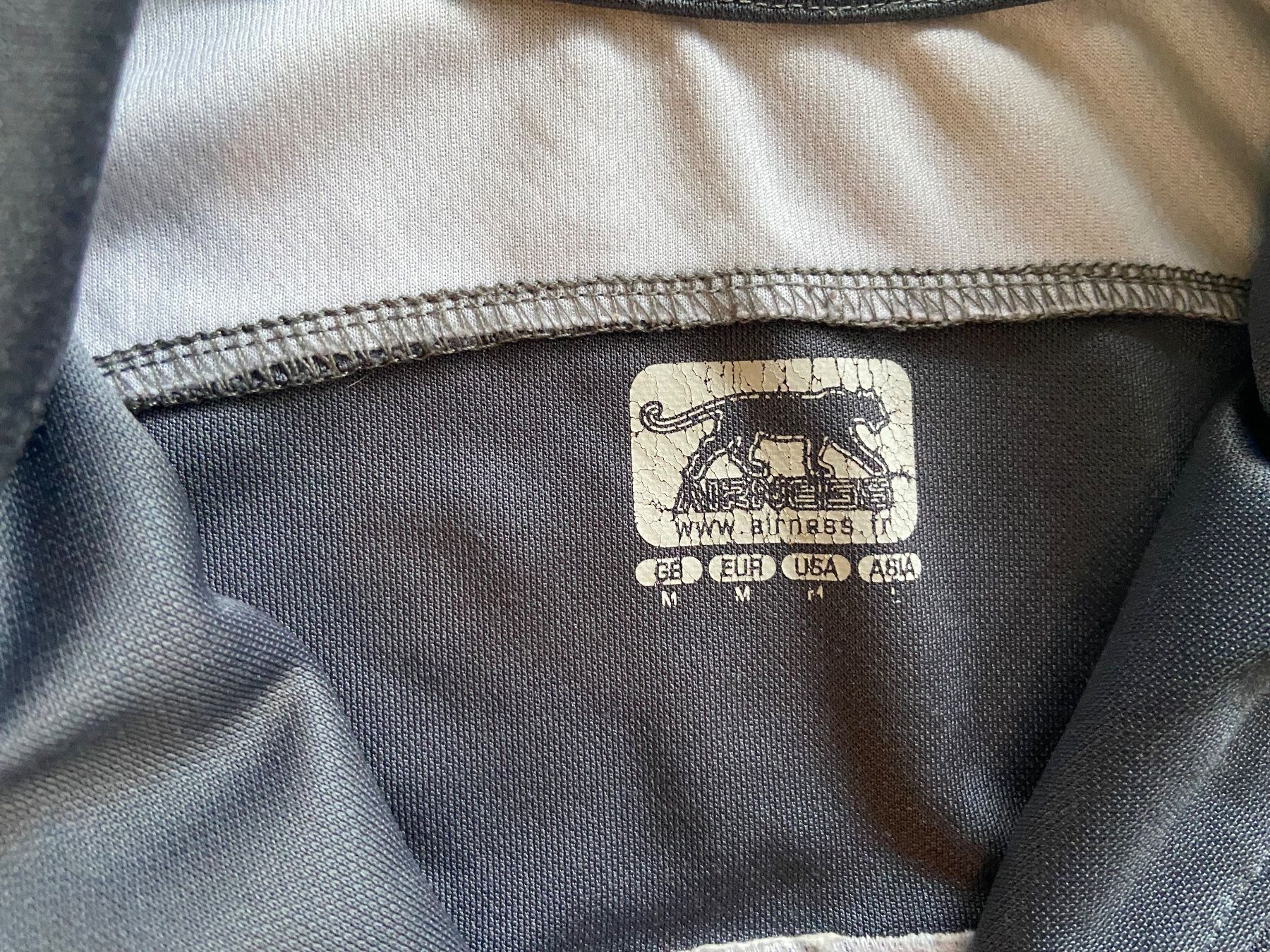 Leibchen & Hosen: AJ Auxerre Trainingspulli Gr. M – Gebraucht aus Muttenz von bargain_hunter 3