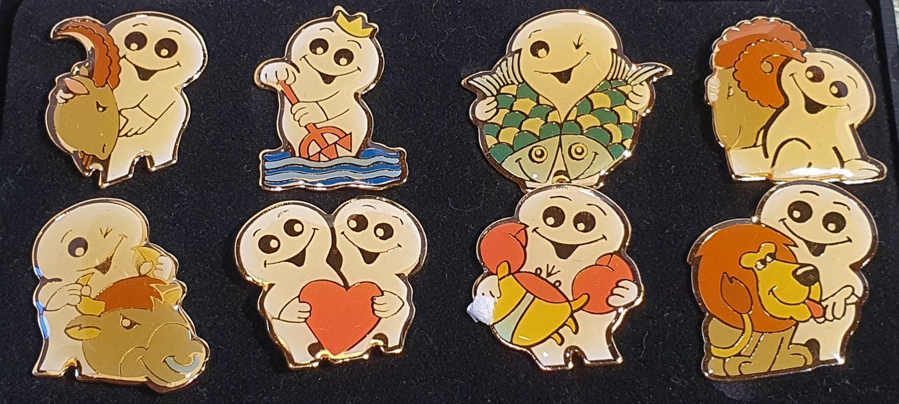 Placchette & Badge: A078 - 12er Pin Set Maga Sternzeichen – Usato da Reinach BL venduto da Boston-Verkauf 1