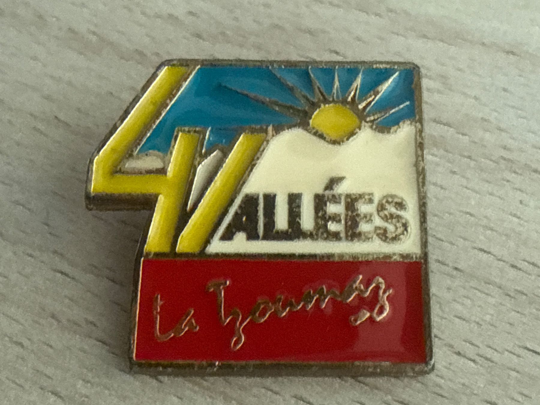 Plaquettes & Badges: Pin 4 Vallées la Tzoumaz – D'occasion à Glattbrugg par Schweigmatt