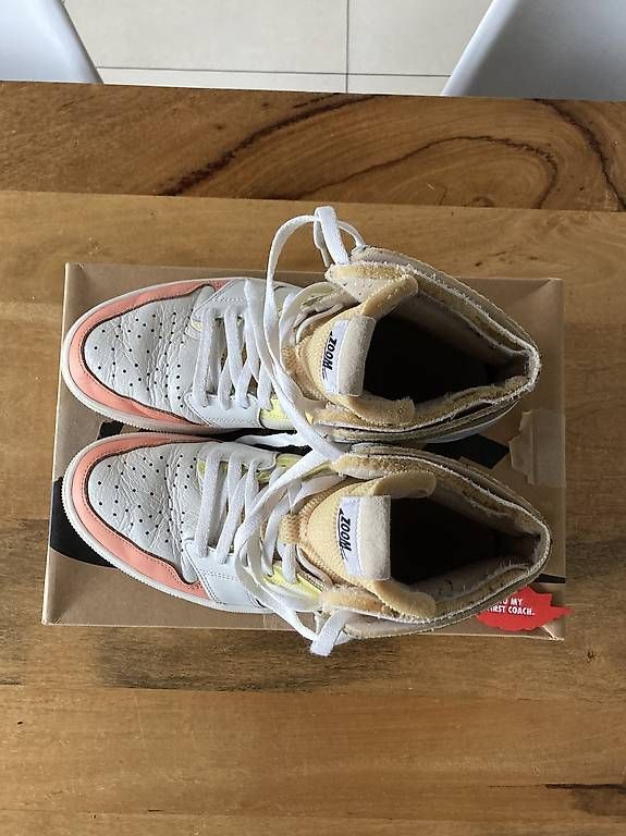 Damenschuhe: Jordan 1 High "My first coach" – Gebraucht aus Vezia von Ivan.1977 2