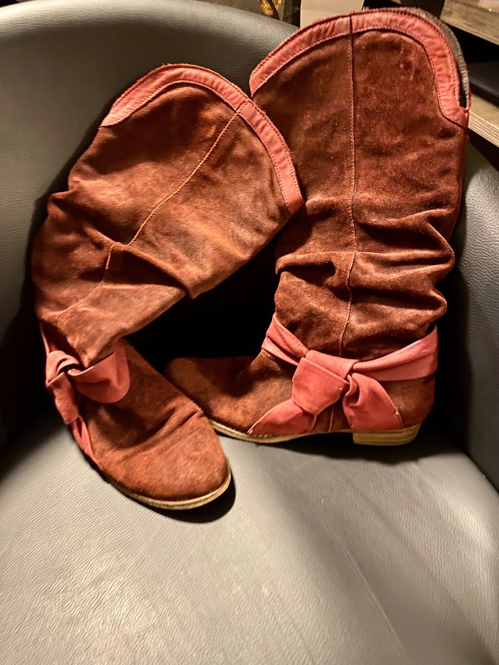 Damenschuhe: Stiefel – Gebraucht aus Küssnacht am Rigi von Wir-3 1