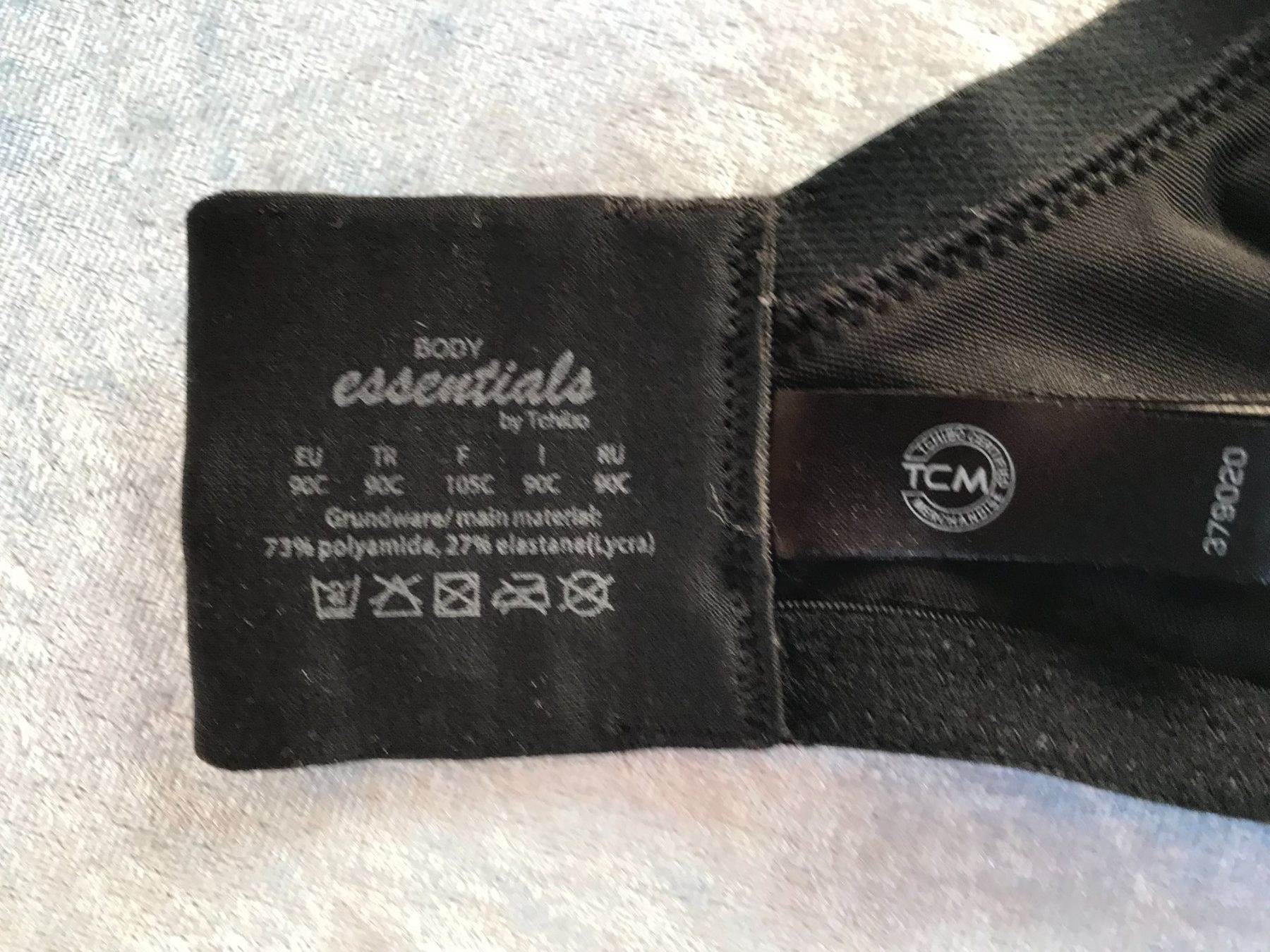 Tchibo Altra biancheria intima: Schwarzer BH von TCM, Grösse 90C, mit Spitze, – Nuovo e nell'imballaggio originale da Brunnenthal venduto da Eco07 1