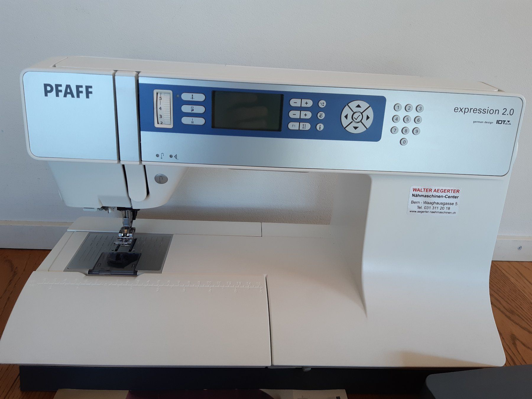Macchine da cucire: Pfaff Expression 2.0 Nähmaschine - Top Zustand! – Usato da Spiegel b. Bern venduto da hopplas