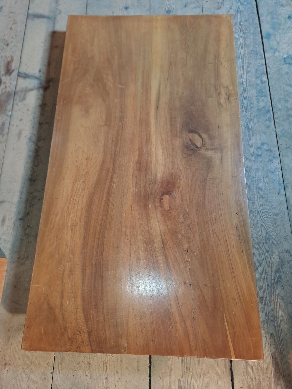 Tavoli: Tisch Platte Nussbaum 142x77cm – Usato da Gebenstorf venduto da suroh