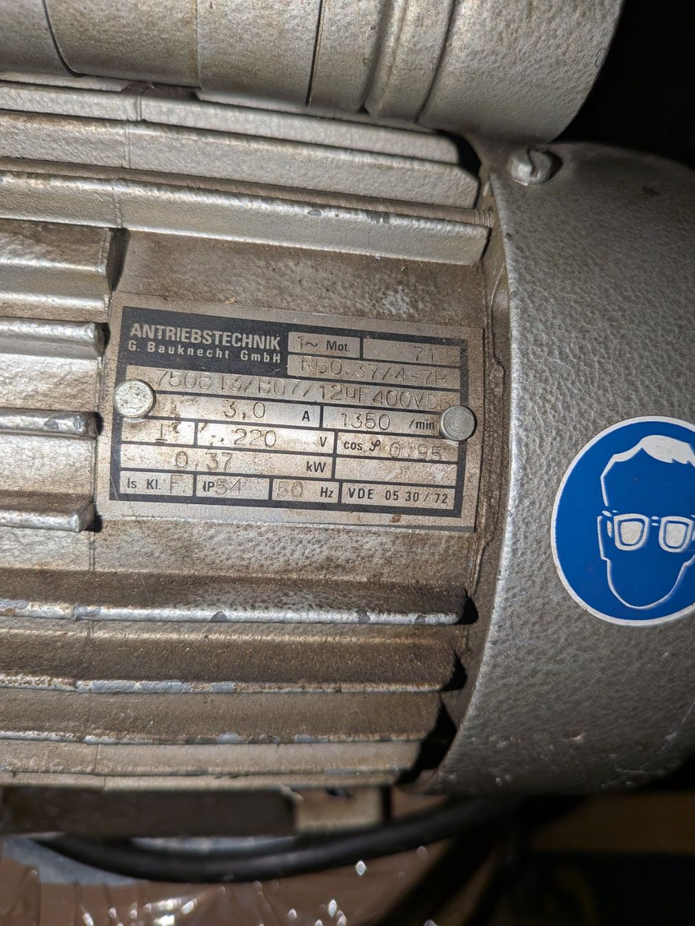 Moteurs: 220V E Motor mit Schalter – D'occasion à Lyss par Spartan76 1