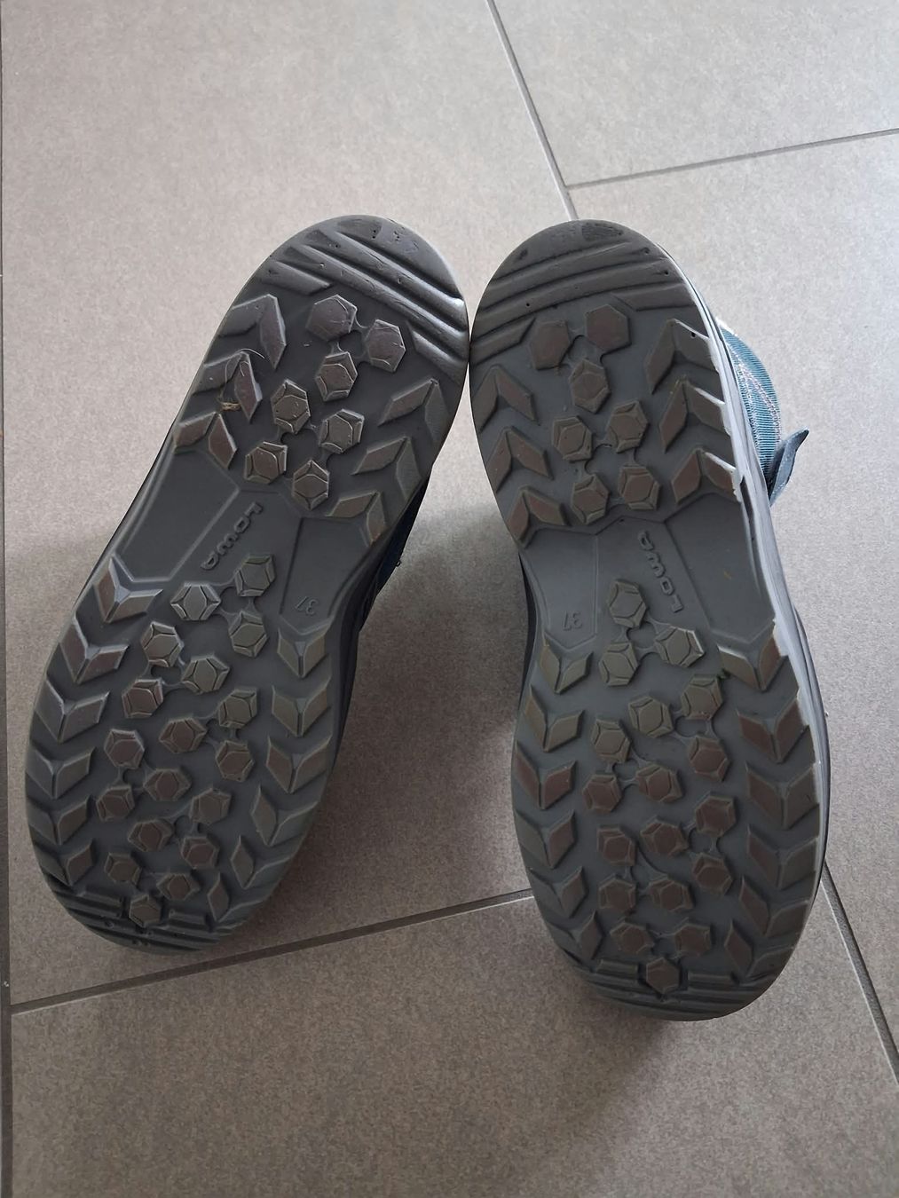 Lowa Scarpe per ragazzi: Lowa Winterschuhe Gr. 37 – Usato da Zollbrück venduto da Huki1 2