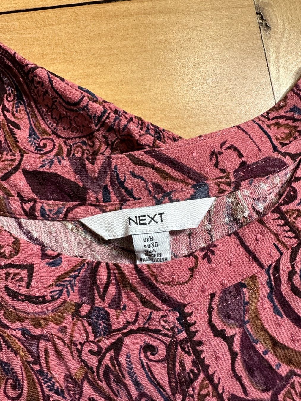 Next Kleider: NEXT - Kleid beerenfarben gemustert 36 – Gebraucht aus Zürich von Diazaio 3