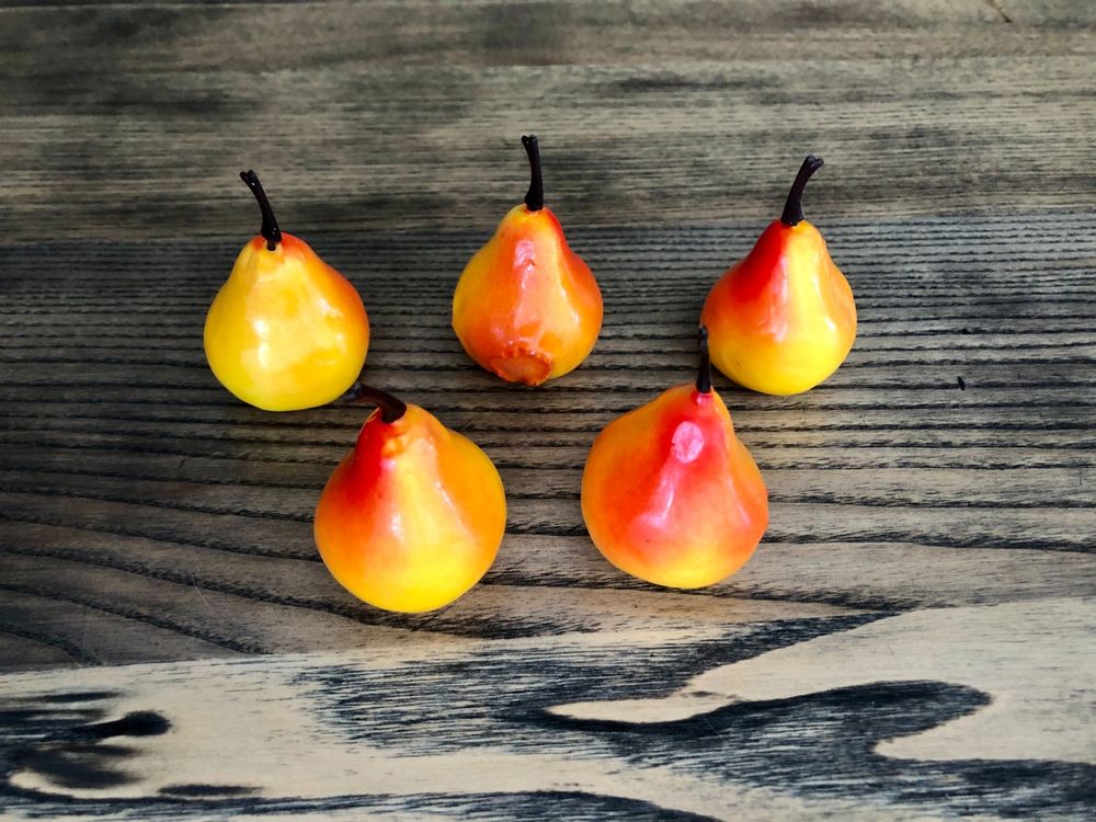 TOBBOMEY 6er-Set Täuschend Echte Deko-Birnen Aus Schaumstoff - Perfekt Für Wohnraumdekoration & Fotoshootings