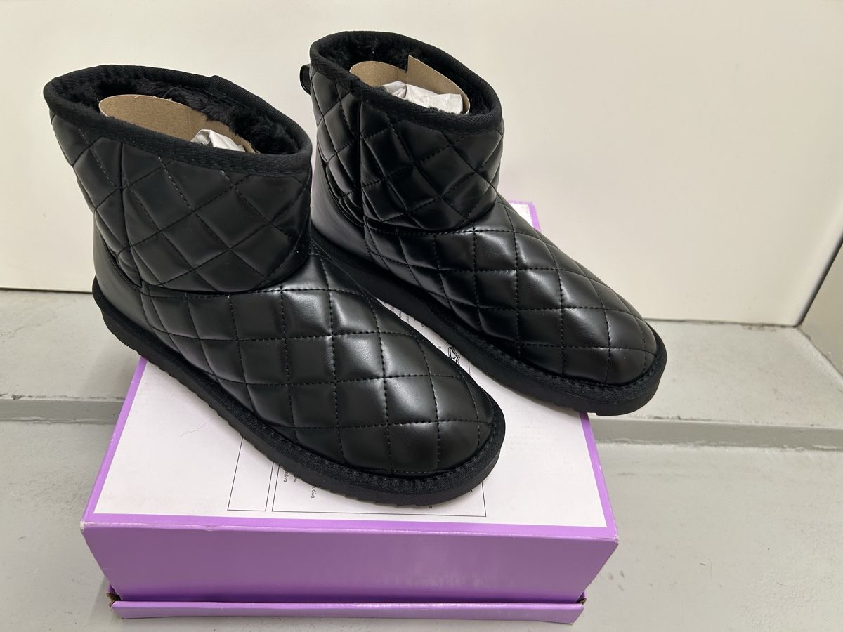 Scarpe da donna: Stiefeletten Schwarz Grösse 40 gesteppt mit Futter neu  – Nuovo e nell'imballaggio originale da Rümlang venduto da Jennyanna