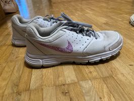 Weisse Nike Sneaker Gr. 37