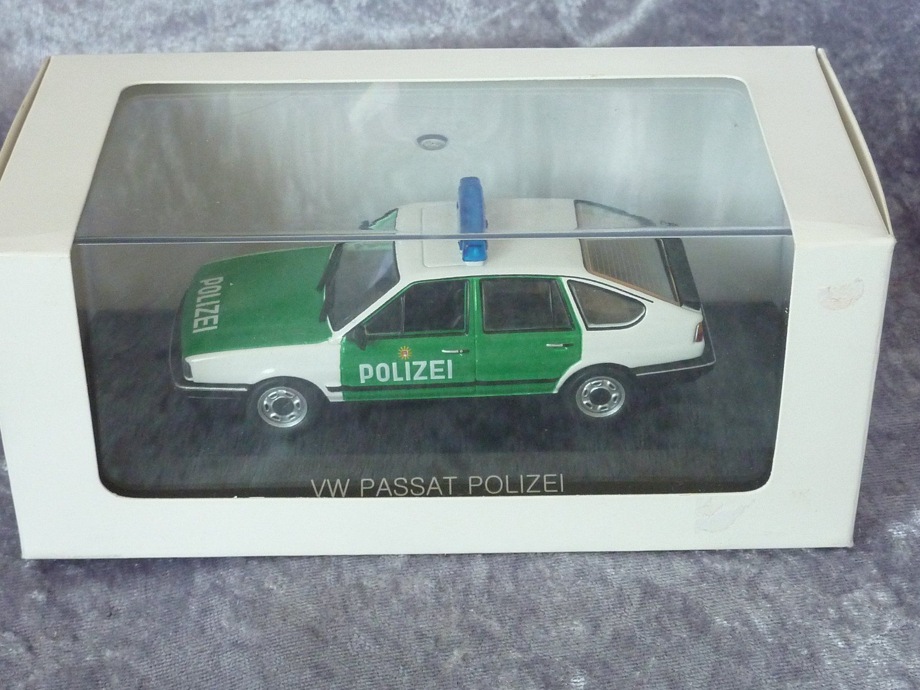 Volkswagen Modellini d'auto: VW Passat B2 Polizei 1:43 – Nuovo (secondo la descrizione) da Dürrenäsch venduto da modellautos4you 1