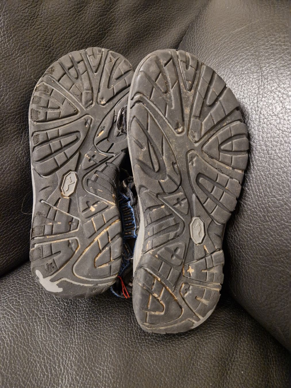 Schuhe für Jungen: Sandales Kangaroos, pointure 36 – Gebraucht aus Penthaz von Sosotroc 1