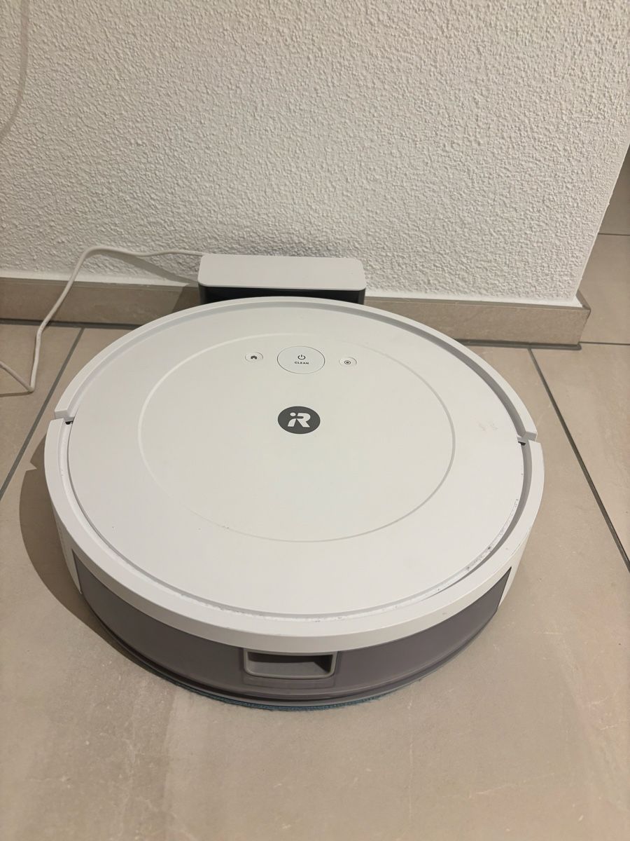 Irobot Aspirapolveri & Accessori: iRobot Roomba Essential Robot Vacuum Cleaner with Charging S – Nuovo (secondo la descrizione) da Wettingen venduto da pea_6yv5