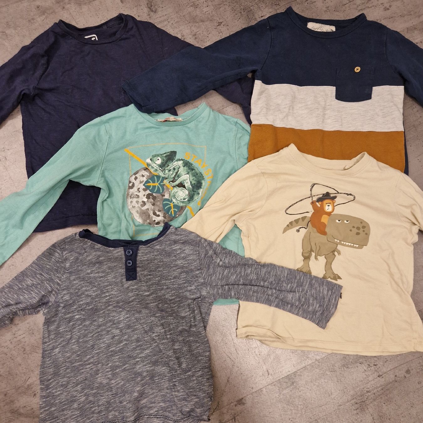 Pullover & Sweatshirts: 5x Kinder Langarmshirts Grösse 98/104 – Gebraucht aus Sursee von celevanessa