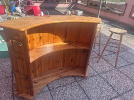 Bar in legno con sgabelli, buone condizioni