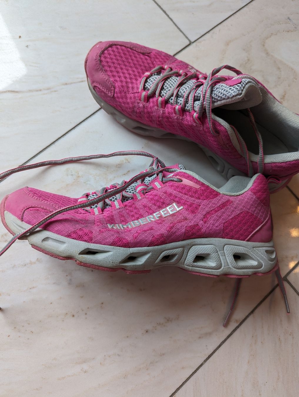 Chaussures femmes: Pinke Sneaker Kimberfeel Grösse 40 – D'occasion à Neuheim par sh0_gbz7 1