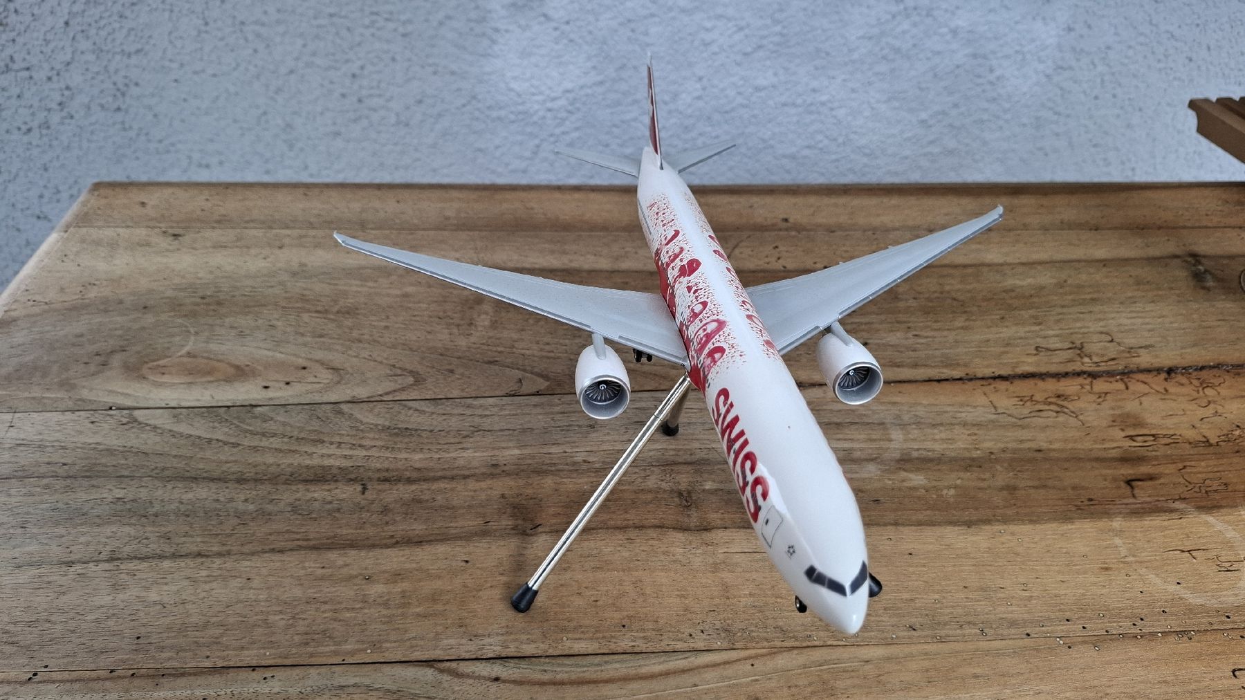 Boeing Kit di modellismo & Modellini statici: Modell Swiss Boeing 777, 37 cm lang – Usato da Zürich venduto da witike 1