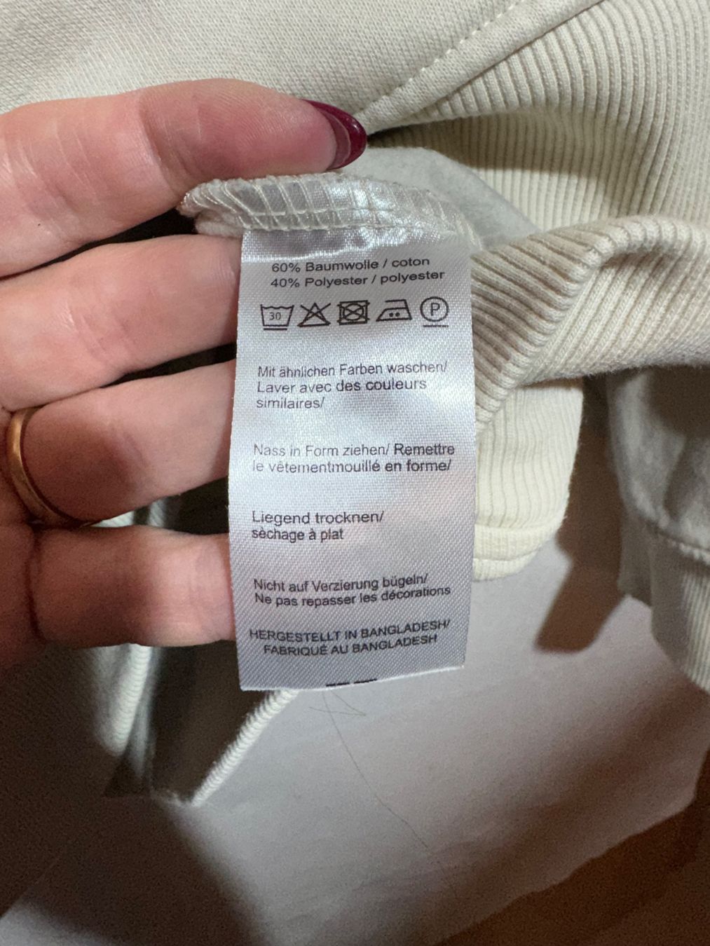 Maglioni & Felpe: Weisser Kapuzen Pullover von Atrium Gr. XXL – Usato da Grosswangen venduto da second_hand_dress 3