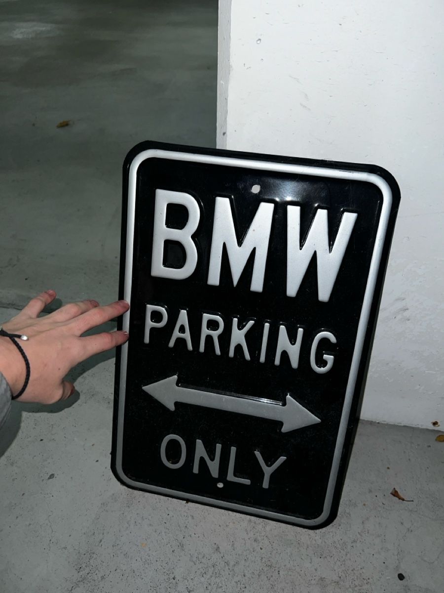 BMW Insegne: BMW Parking Only premium metal Schild – Usato da Uerikon venduto da ale_zpj9 1
