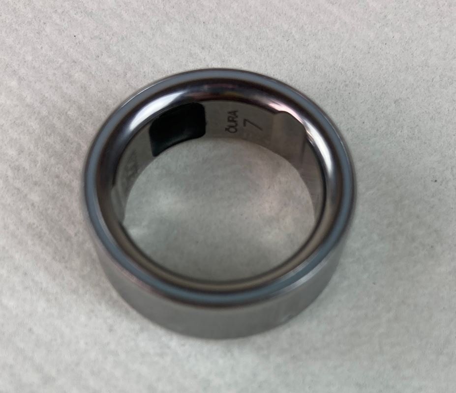Oura Ringe: OURA |Smart Ring | Ring 4 | Brushed Silver | Gr. 7 – Gebraucht aus Wittenbach von Restwert_St-Gallen 1