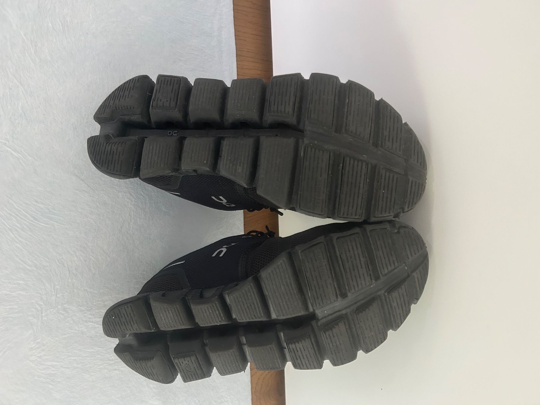 On Scarpe da donna: Sportschuhe ON – Usato da Mörschwil venduto da kesselim 1