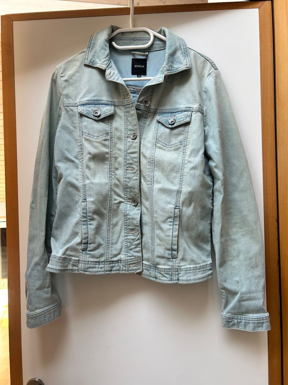 Bonita Giacche: BONITA Jeansjacke – Usato da Dättwil AG venduto da fio_d76l