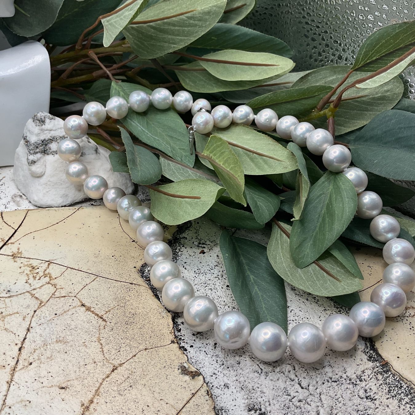 Perlen (unechte): Super Edisonperlencollier, Perlen 10 - 12mm, weiss – Neu (gemäss Beschreibung) aus luzern von Alpendorf1 3