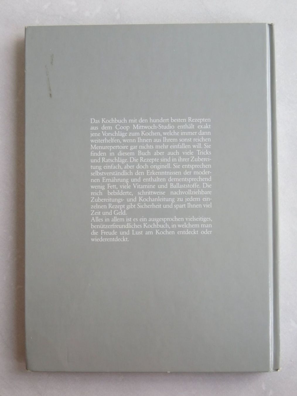 Libri: Kochbuch "die 100 besten Rezepte" – Usato da Lachen SZ venduto da peace0 1