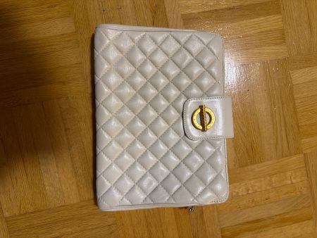 CARVEN Paris Rare Agenda en Cuir matelassé Vintage Beige 49