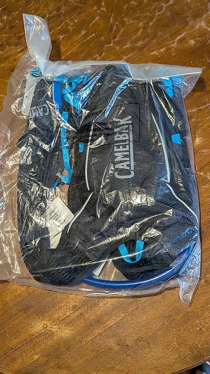 Zaini: Circuit Vest Rucksack Camelbak – Usato da Root venduto da the_yh7l