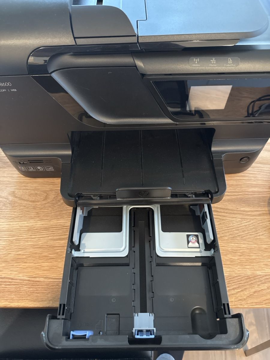 Hewlett Packard Stampanti: HP Officejet Pro 8600 Drucker, Scanner, Kopierer – Usato da Lyss venduto da aschempp 2
