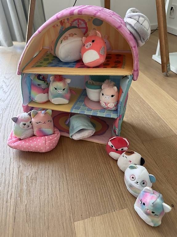 Giocattoli: Set mit Haus und Spielfiguren – Usato da St. Gallen venduto da Nicole79Ming