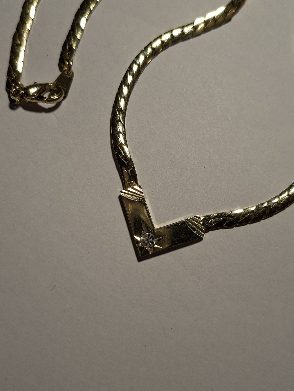 Colliers: V-Form Vintage Halskette – D'occasion à St. Gallen par Jawals