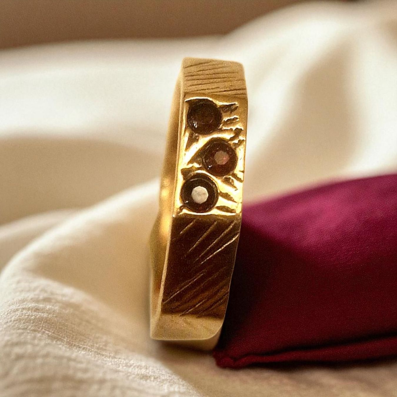 Anelli: Achteckiger Ring mit Granat, Grösse 51.7 – Nuovo e nell'imballaggio originale da Aarau venduto da Schmuckhoehle_MD 2