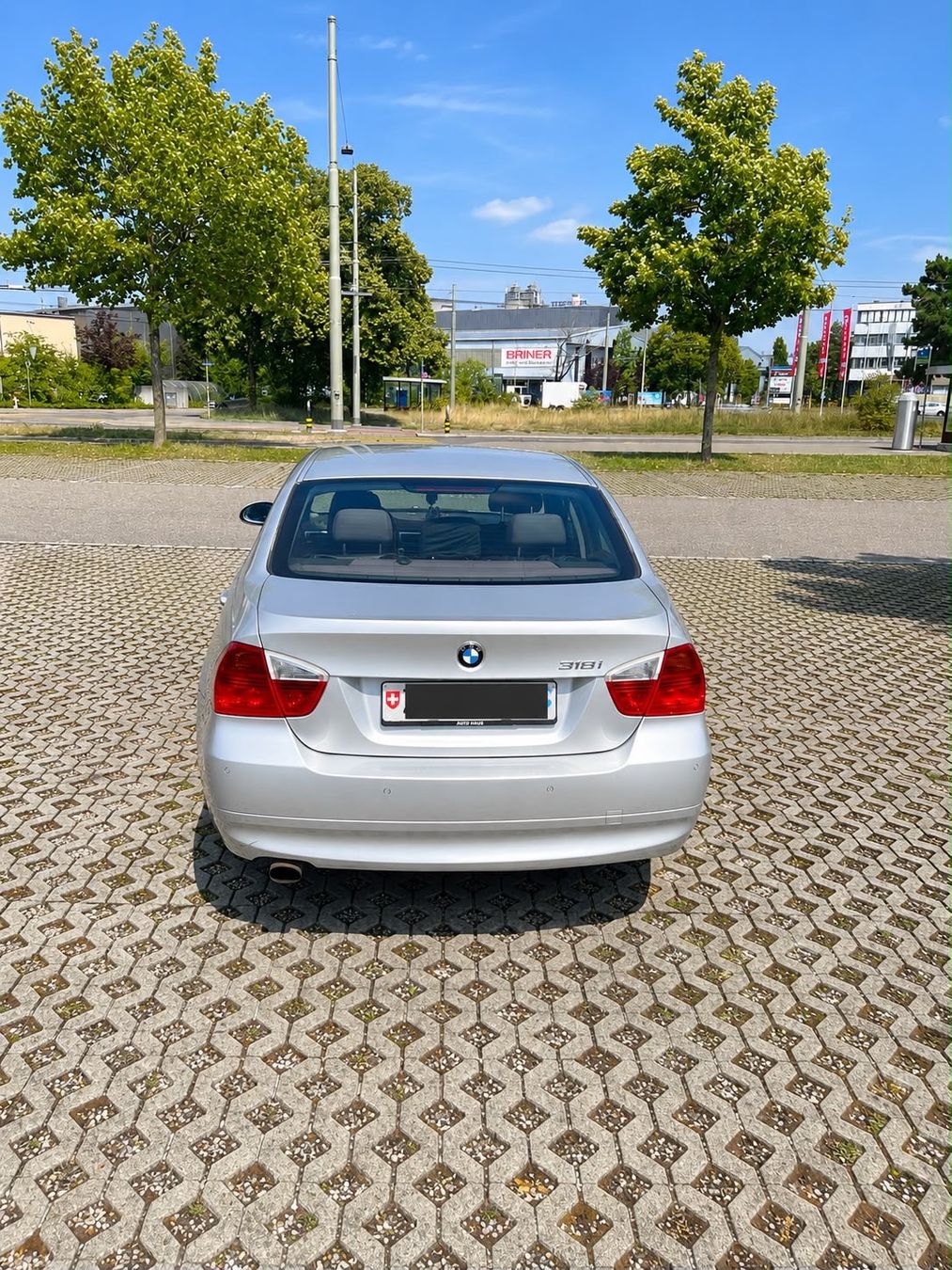 BMW Autos: BMW 318i E90 – Gebraucht aus Basel von nou_2yzh 1
