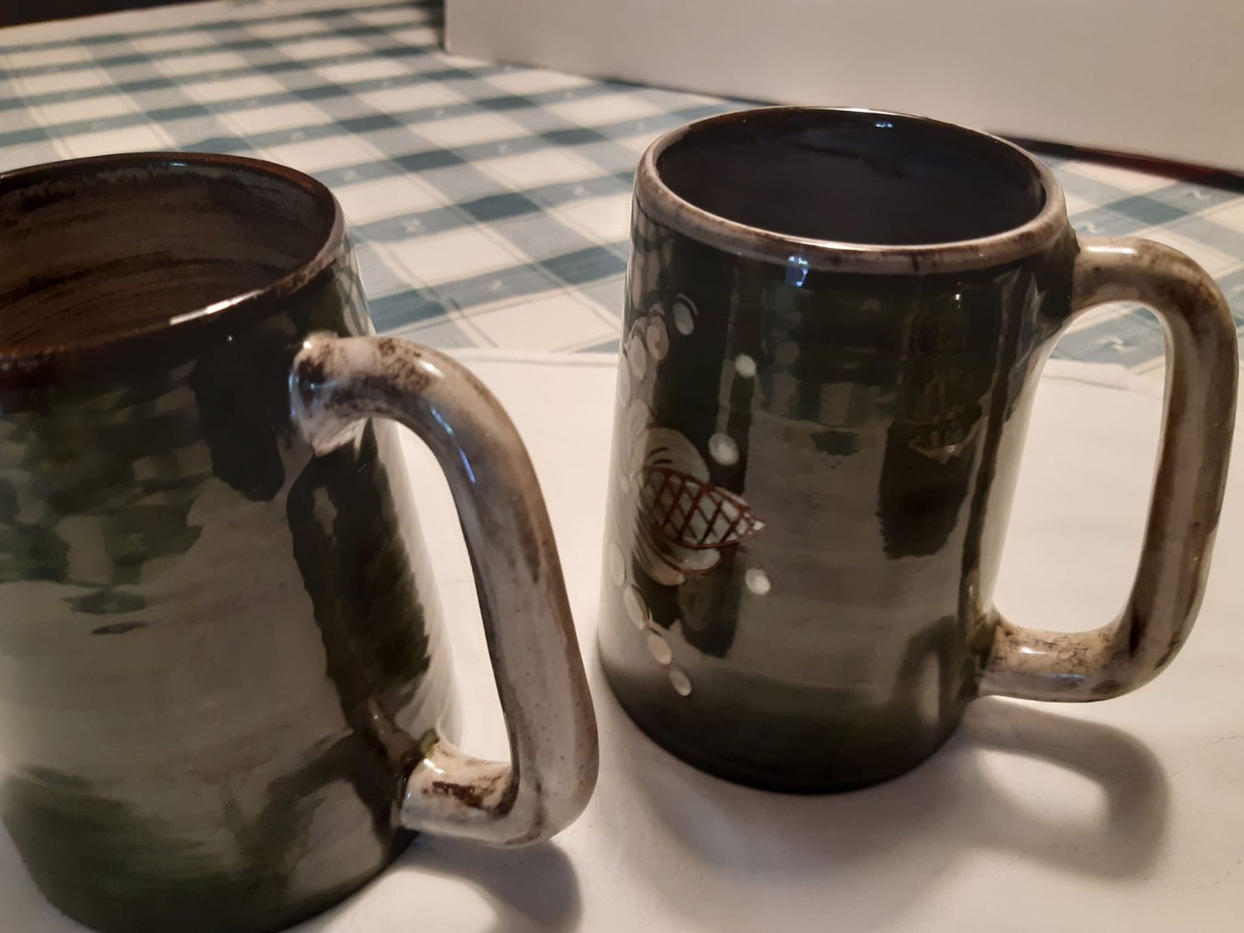 Piatti di portata: 2 Bierhumpen mit Aperoschale – Usato da Luzern venduto da Sontru 2