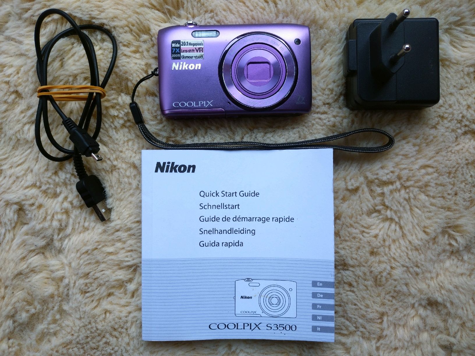 Nikon Kamera:  Nikon Coolpix S3500 violet Working Good  – Gebraucht aus Farvagny-le-Grand von LaCaverne