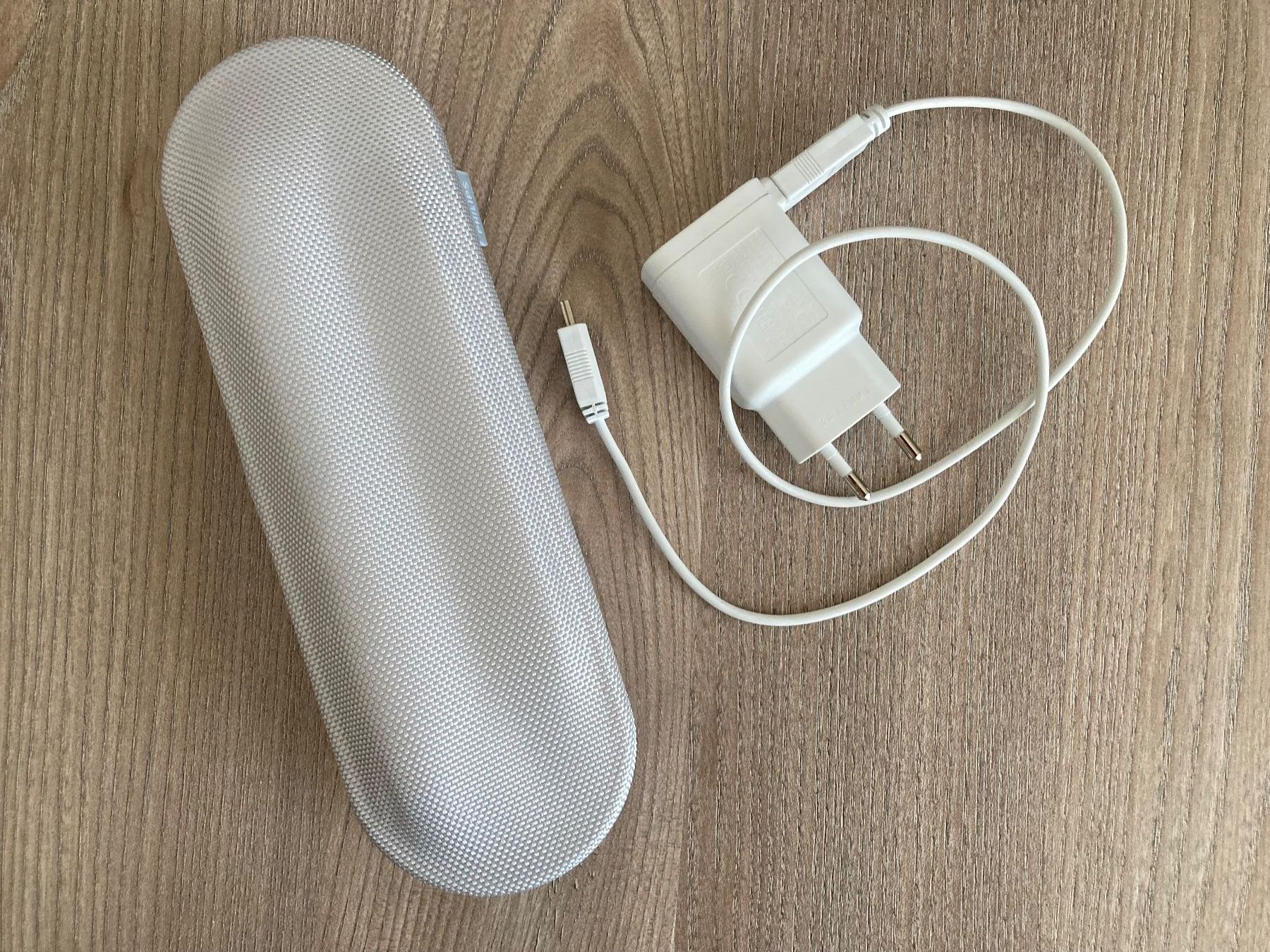 Philips Sonicare Cura dei denti: Philips Sonicare Aufbewahrungsbox mit Ladekabel – Usato da Jonen venduto da Sevenb