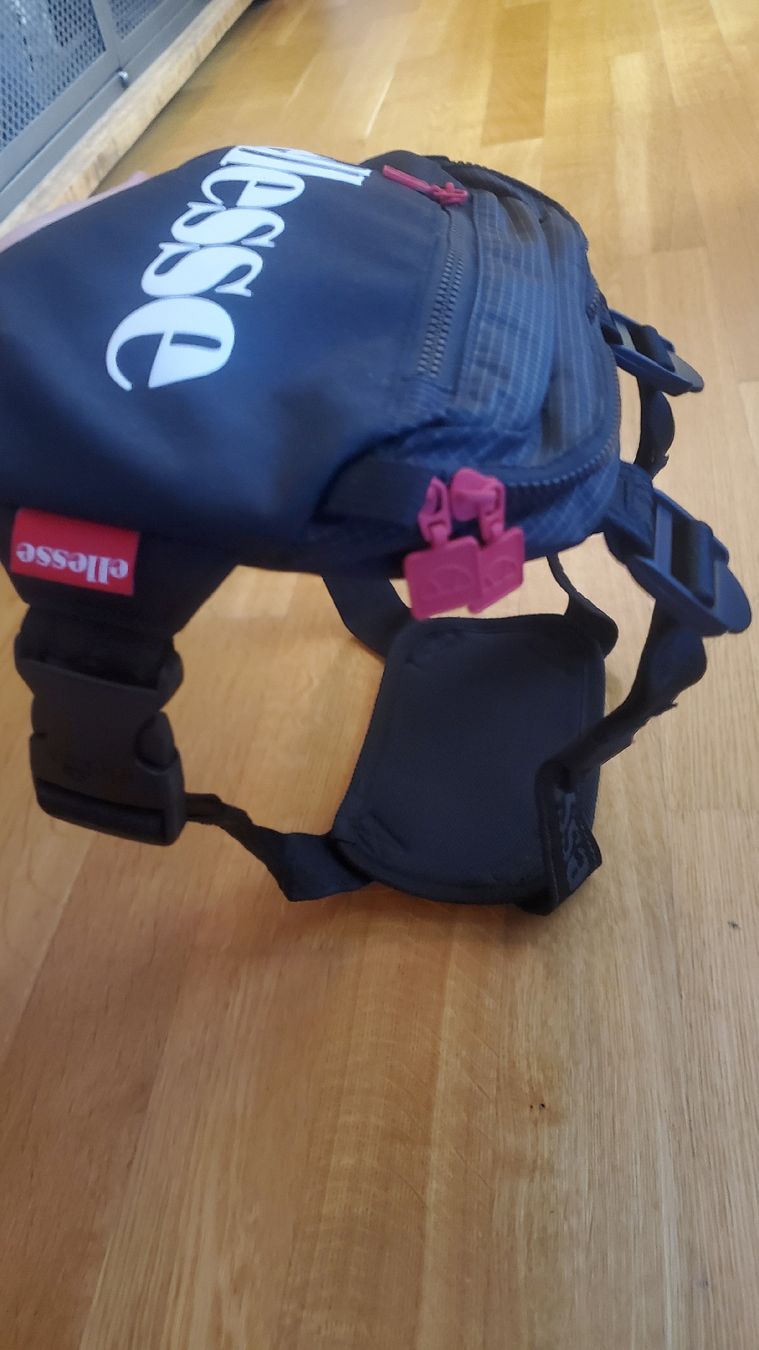 Ellesse Borse: Chest Bag Ellesse Schwarz Ungetragen – Nuovo (secondo la descrizione) da Uster venduto da lof_2xmz 2