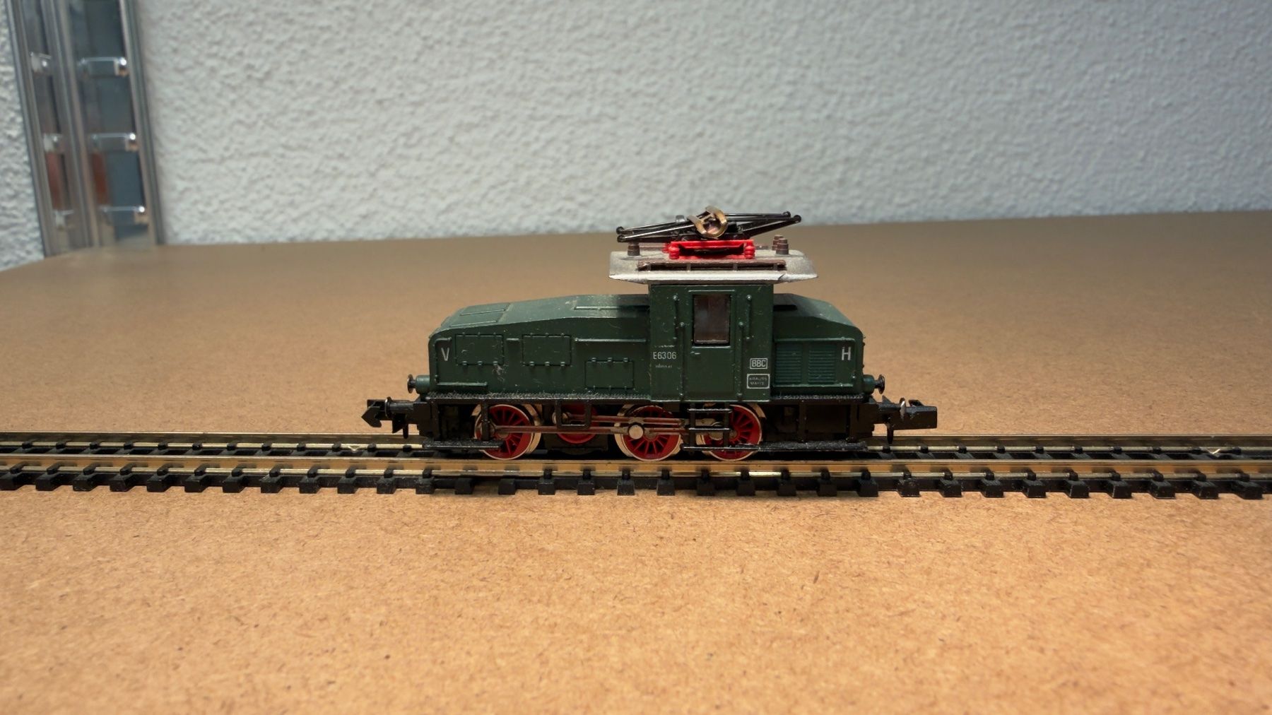 Arnold Modellini di ferrovie: Arnold E-Lok 2460 Spur N in OVP – Usato da Schlieren venduto da rat_lq6b 1
