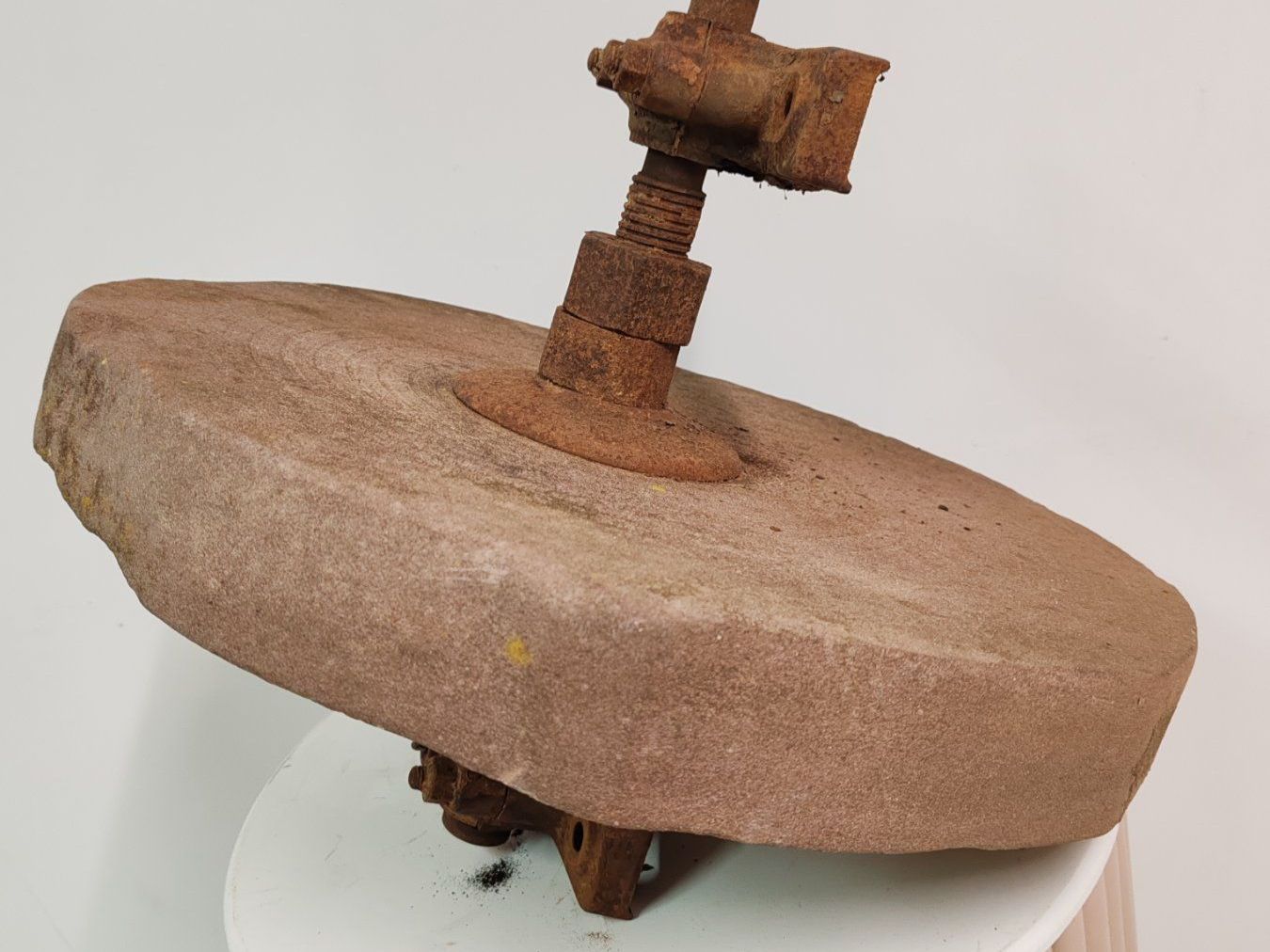 Smerigliatrici & Lucidatrici: Schleifstein ca. 42 cm, Sandstein – Usato da Luzern venduto da Lager6640 7